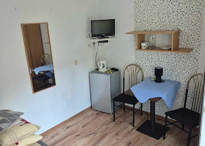 게스트하우스 Neptun 레왈